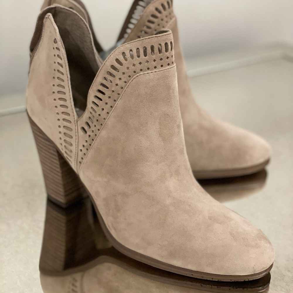 Vince Camuto Fileana split shaft booties